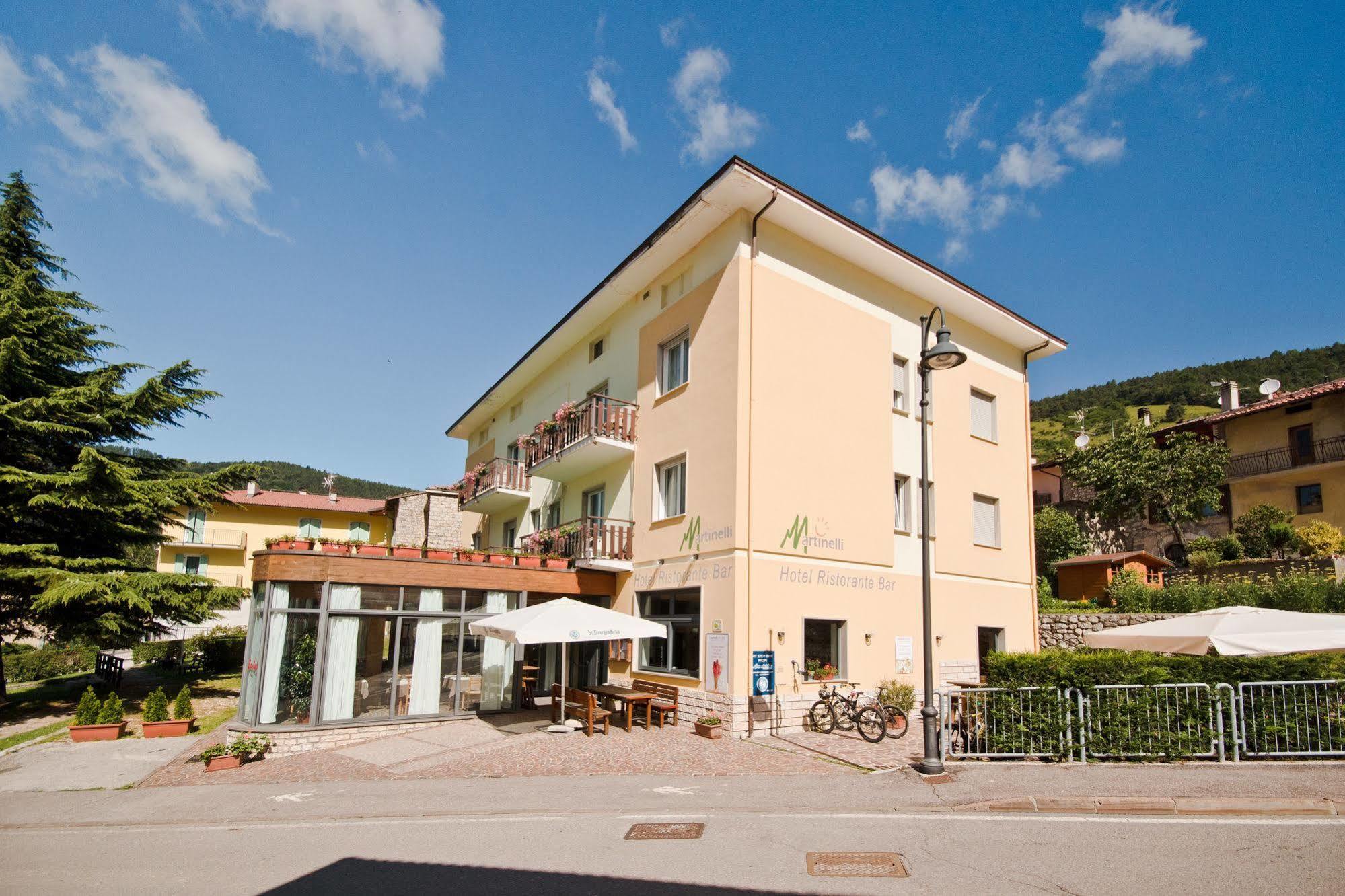Hotel Martinelli Ronzo-Chienis Exteriér fotografie